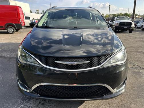 2018 Chrysler Pacifica Touring-L