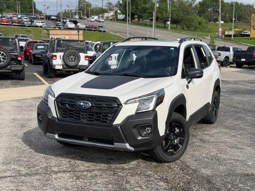 Crystal White Pearl 2022 Subaru Forester Wilderness