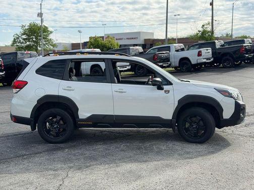 Crystal White Pearl 2022 Subaru Forester Wilderness