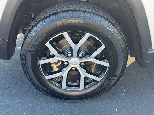 Silver Zynith 2023 Jeep Grand Cherokee Limited