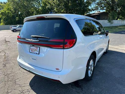 2026 Chrysler Pacifica L