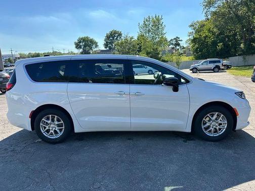 2026 Chrysler Pacifica L