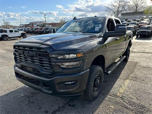 2025 RAM 2500 Tradesman Crew Cab 4x4 6'4' Box