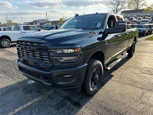 2025 RAM 3500 Tradesman Crew Cab 4x4 8' Box