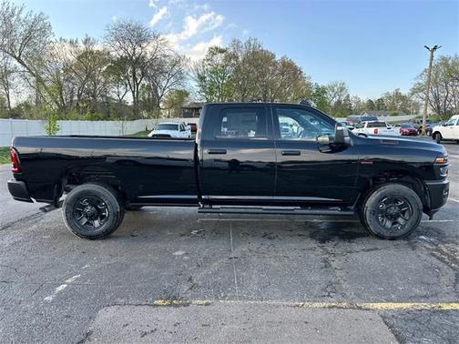 2025 RAM 3500 Tradesman Crew Cab 4x4 8' Box