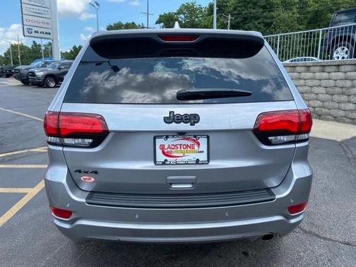 Photo 5 of 23 of 2020 Jeep Grand Cherokee Altitude