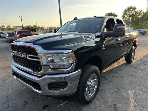 2024 RAM 2500 Tradesman Crew Cab 4x4 6'4' Box