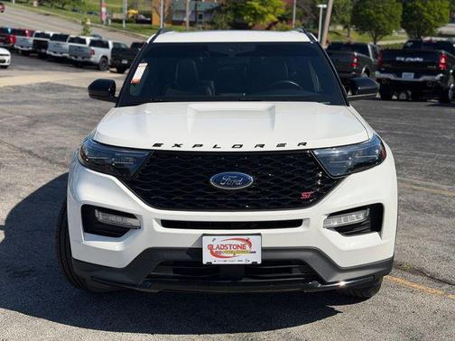 Star White Metallic Tri-Coat 2022 Ford Explorer ST