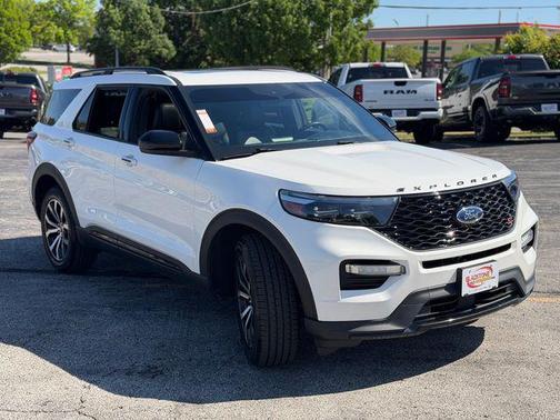 Star White Metallic Tri-Coat 2022 Ford Explorer ST