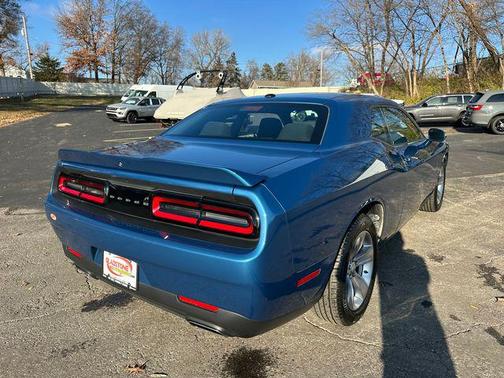 2022 Dodge Challenger SXT