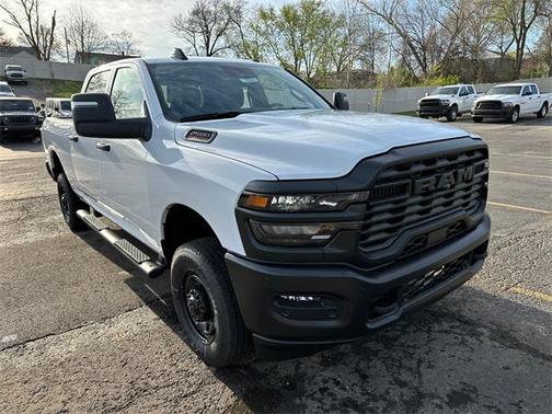 2025 RAM 2500 Tradesman Crew Cab 4x4 6'4' Box