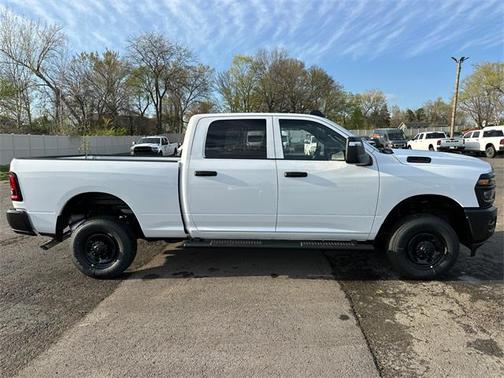 2025 RAM 2500 Tradesman Crew Cab 4x4 6'4' Box