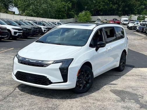 White 2027 Chrysler Pacifica Limited