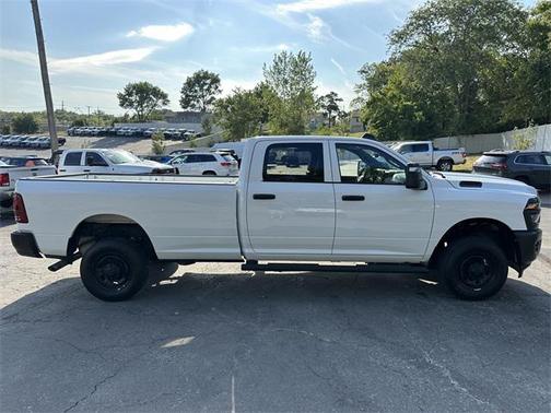 2025 RAM 2500 Tradesman Crew Cab 4x4 8' Box