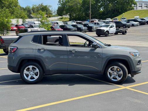 Sting-Gray Clearcoat 2023 Jeep Compass Latitude