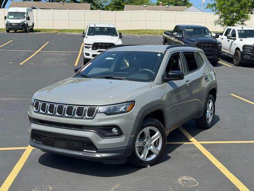Sting-Gray Clearcoat 2023 Jeep Compass Latitude