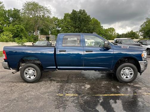 2024 RAM 2500 Tradesman Crew Cab 4x4 6'4' Box