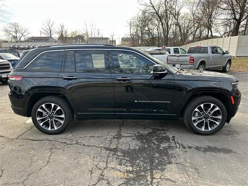 2023 Jeep Grand Cherokee Overland
