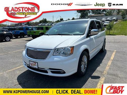 2016 Chrysler Town & Country Touring-L