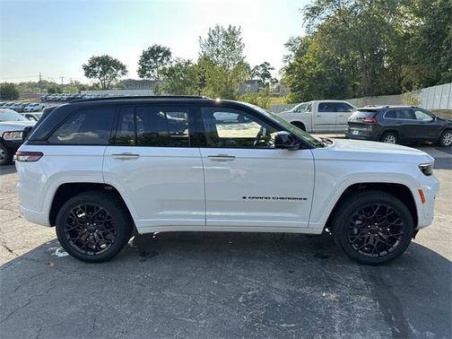 2025 Jeep Grand Cherokee Summit