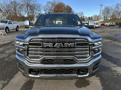 2026 RAM 3500 Laramie Crew Cab 4x4 8' Box