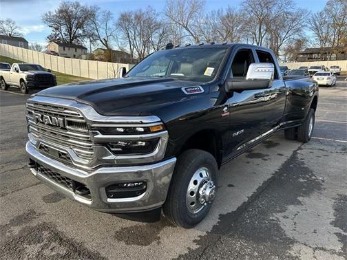 2026 RAM 3500 Laramie Crew Cab 4x4 8' Box