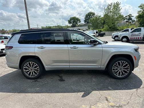 2025 Jeep Grand Cherokee L Summit Reserve