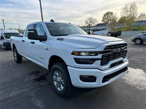 2025 RAM 3500 Big Horn Crew Cab 4x4 8' Box