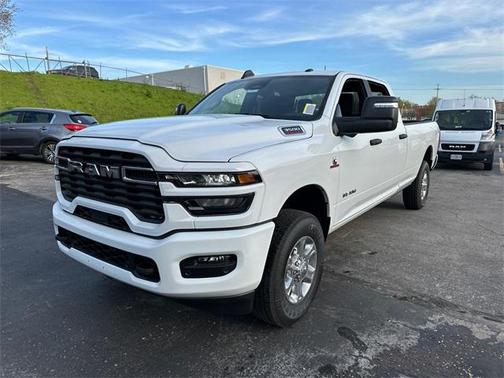 2025 RAM 3500 Big Horn Crew Cab 4x4 8' Box