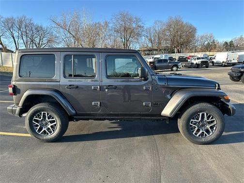 2025 Jeep Wrangler 4-Door Sahara 4x4
