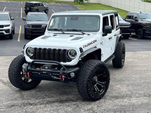 Bright White Clearcoat 2024 Jeep Wrangler Rubicon