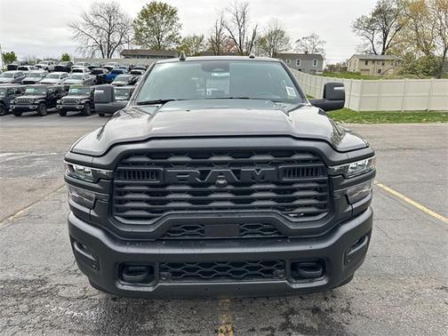 2025 RAM 2500 Tradesman Crew Cab 4x4 6'4' Box