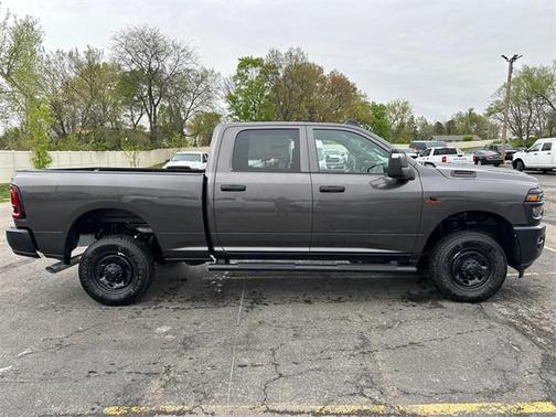 2025 RAM 2500 Tradesman Crew Cab 4x4 6'4' Box
