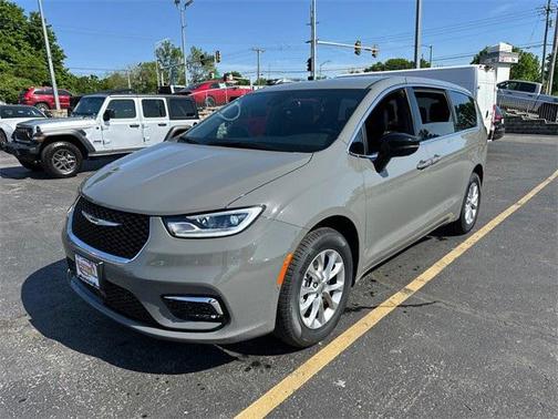 2025 Chrysler Pacifica L