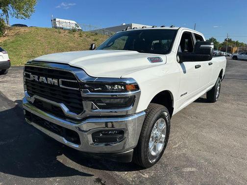 2025 RAM 2500 Big Horn Crew Cab 4x4 8' Box