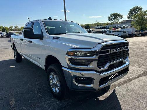 2025 RAM 2500 Big Horn Crew Cab 4x4 8' Box