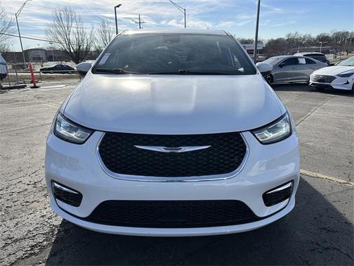 2023 Chrysler Pacifica Touring