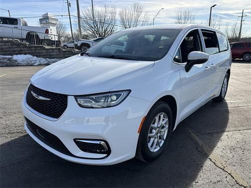2023 Chrysler Pacifica Touring