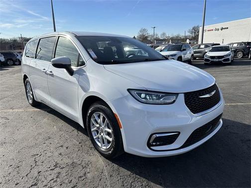 2023 Chrysler Pacifica Touring