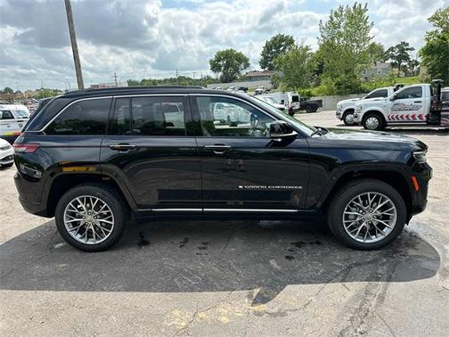 2025 Jeep Grand Cherokee Summit
