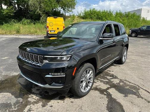 2025 Jeep Grand Cherokee Summit