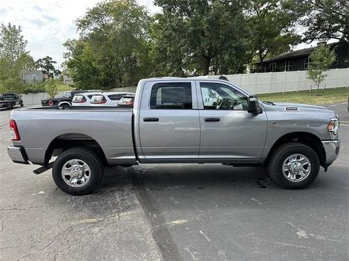 2024 RAM 2500 Tradesman Crew Cab 4x4 6'4' Box