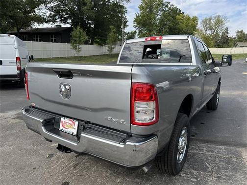 2024 RAM 2500 Tradesman Crew Cab 4x4 6'4' Box