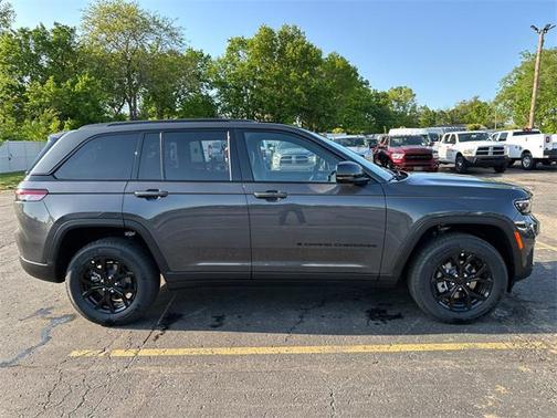 2025 Jeep Grand Cherokee Altitude