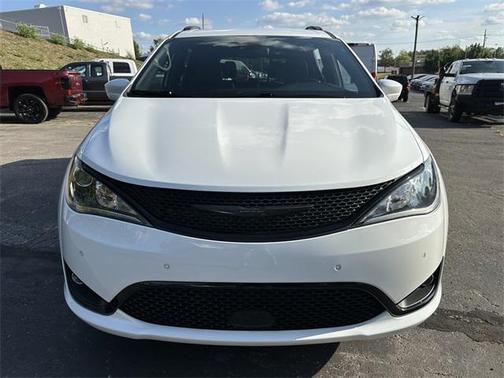 2020 Chrysler Pacifica L