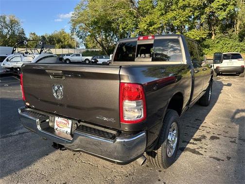2024 RAM 2500 Tradesman Crew Cab 4x4 6'4' Box
