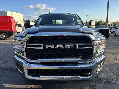 2024 RAM 2500 Tradesman Crew Cab 4x4 6'4' Box