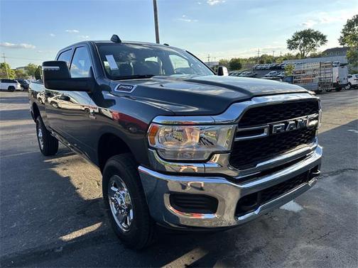 2024 RAM 2500 Tradesman Crew Cab 4x4 6'4' Box