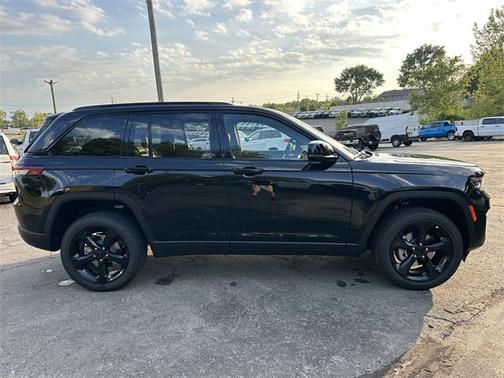 2025 Jeep Grand Cherokee Altitude