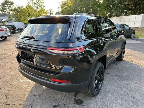 2025 Jeep Grand Cherokee Altitude